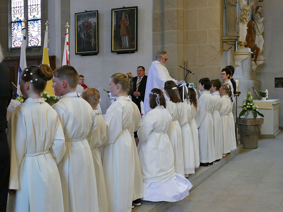 Feier der 1. Heiligen Kommunion in Sankt Crescentius (Foto: Karl-Franz Thiede)